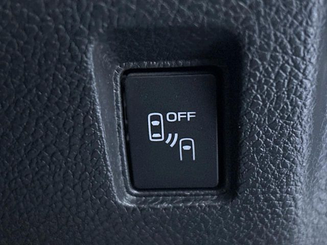 �y�����r�[�N���f�B�e�B�N�V�����z���s���A�h�A�~���[�̎��p�ɂȂ�₷���ӏ��Ɍ㑱�Ԃ��ڋ߂���ƃT�C�h�~���[�t�߂Ɍx����\���A�h���C�o�[�ɒ��ӊ��N�ƁA����̍ۂ̓n���h��������A�V�X�g�����܂��B