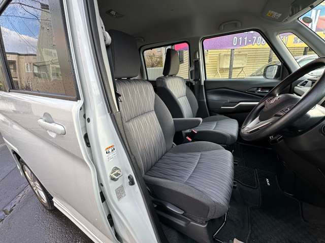 ���̋Ǝ҂ɂ������ې􂢁A�V�[�g�̃^�o�R�Ȃǂɂ��R�Q���̃��y�A��(�L��)�������Ă���܂��B