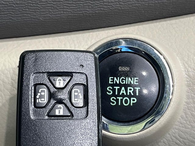 �y�X�}�[�g�L�[�z�J�o����|�P�b�g�ɓ��ꂽ�܂܂ł��h�A�̎{���E�������\�ȃX�}�[�g�L�[�𑕔��B�G���W���̃I���E�I�t�����J�M�����o���K�v����������Ƃ��Ă��֗��ł���