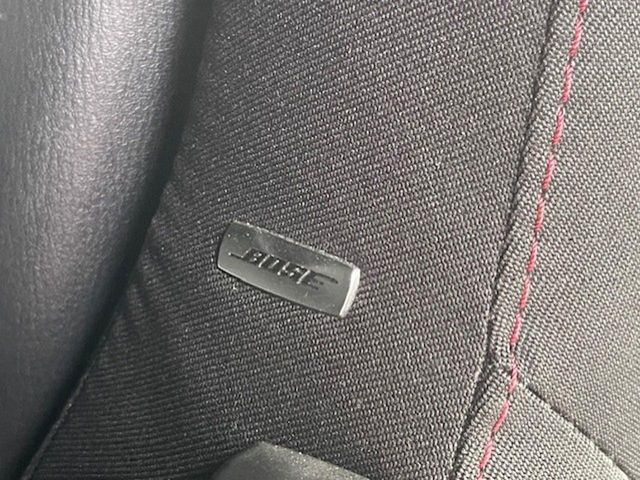 �yBOSE�T�E���h�V�X�e���z���[�J�[�I�v�V�����̍��i�ʃT�E���h�V�X�e���𓋍ځB��p�̃`���[�j���O���{���ꂽ�召�l�X�ȃX�s�[�J�[����ǎ��ȃT�E���h���t�ł��A�Տꊴ���ӂ�鉹����Ԃ����o���܂��B