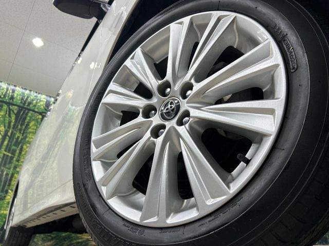 �y����18�C���`�A���~�z�C�[���z�O�ςɃ}�b�`���������A���~�z�C�[���𑕒����Ă���܂��B�e��ЊO�A���~�z�C�[����A�X�^�b�h���X�^�C�����戵�����Ă���܂��B���񂲑��k����������