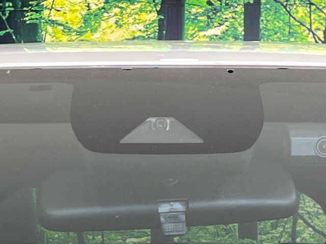 �y�g���^�Z�[�t�e�B�Z���X�z���s���ɑO���̎ԗ�����F�����A�Փ˂������Ȏ��͌x��ƃu���[�L�ŏՓˉ���Ɣ�Q�y�����A�V�X�g�B�����S�Ƀh���C�u�����y���݂��������܂��B