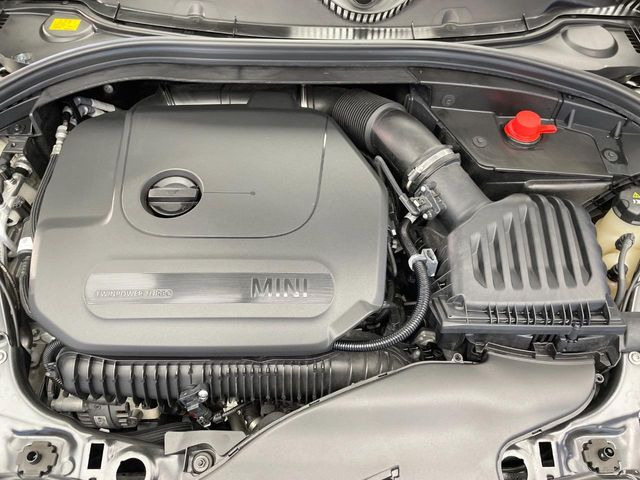 �����X�ł́A�e���[�J�[�̐�p�f�f�e�X�^�[�𓱓��B���Ǝ��i�����e�N�j�J���X�^�b�t���풓���Ă���܂��̂ŁA������̍ۂɂ����S���Ă����p���������܂��B