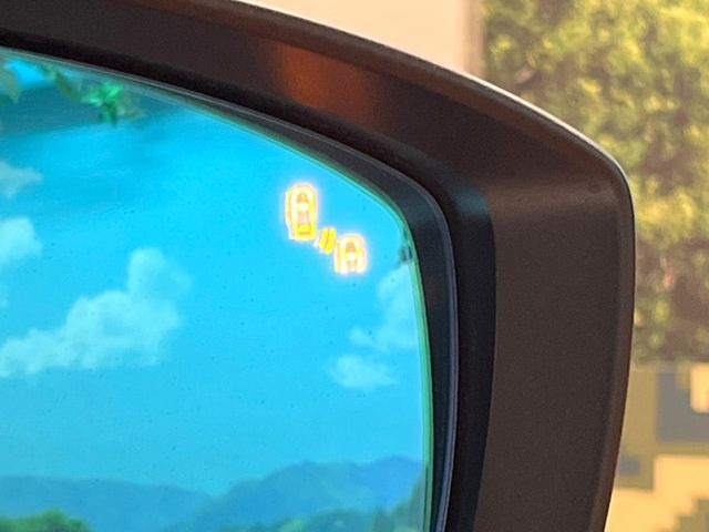 �y�u���C���h�X�|�b�g���j�^�����O�z���s���A�h�A�~���[�̎��p�ɂȂ�₷���ӏ��Ɍ㑱�Ԃ��ڋ߂���ƃT�C�h�~���[�t�߂Ɍx����\���A�h���C�o�[�ɒ��ӊ��N�����Ă���܂��B