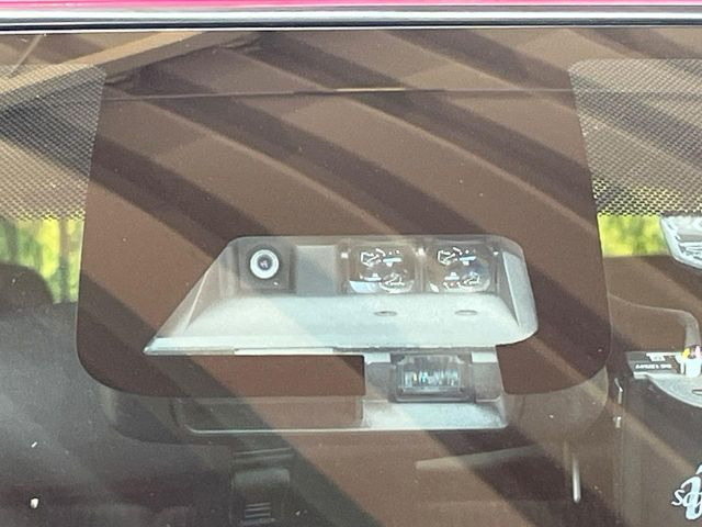 �y�g���^�Z�[�t�e�B�Z���X�z���s���ɑO���̎ԗ�����F�����A�Փ˂������Ȏ��͌x��ƃu���[�L�ŏՓˉ���Ɣ�Q�y�����A�V�X�g�B�����S�Ƀh���C�u�����y���݂��������܂��B