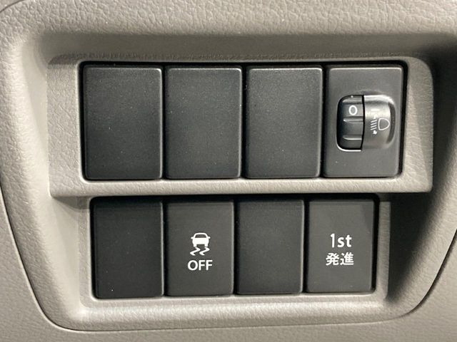 �y�w�b�h���C�g���x���C�U�[�z�w�b�h���C�g�̍����̒������\�ł��B