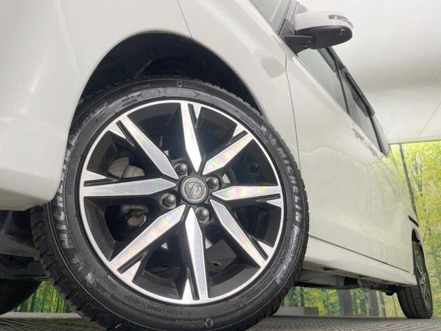 �y�����A���~�z�C�[���z�O�ςɃ}�b�`���������A���~�z�C�[���𑕒����Ă���܂��B�e��ЊO�A���~�z�C�[����A�X�^�b�h���X�^�C�����戵�����Ă���܂��B���񂲑��k����������