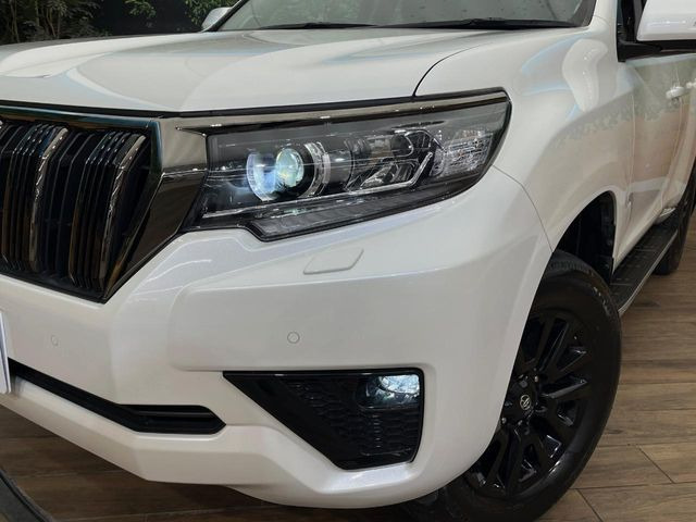 �yLED�w�b�h���C�g�z���V����ԑ��s�����ǍD�Ȏ��E���m�ۂ����S���ĉ^�]�ł��鍂�P�xLED�w�b�h���C�g�𑕔�!�_�����x�������A����d�͂��}�����Ă��܂��B