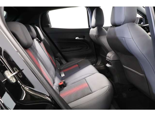 �E6�E�F�C�}�j���A���V�[�g(�����)�E�A���~�j�E���X�|�[�c�y�_��