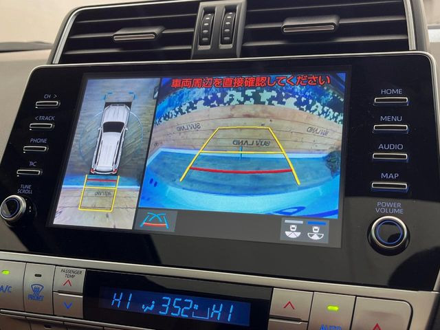 �y�p�m���~�b�N�r���[���j�^�[�z��p�̃J�����ɂ��A�ォ�猩���낵���悤�Ȏ��_��360�x�N���}�̎��͂��m�F���邱�Ƃ��ł��܂������p�������m�F���₷���A�����ꏊ�ł̐؂�Ԃ��⒓�Ԃ��X���[�Y�ɍs���܂��B