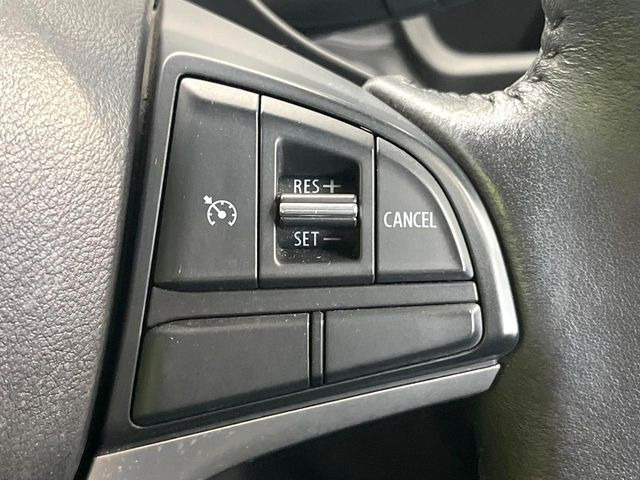 �y�N���[�Y�R���g���[���z�������H�����N���N���s�B�A�N�Z���𗣂��Ă���葬�x�ő��s���ł��A�������^�]���̕��S���y��!�����E�������ȒP�ȃX�C�b�`����Œ����ł��܂��B