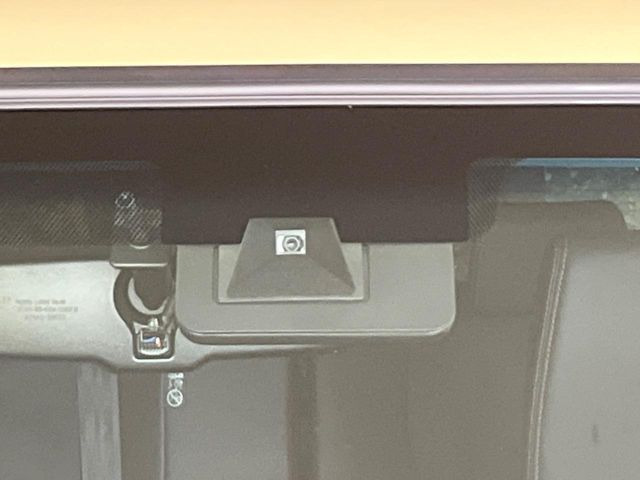 �y�g���^�Z�[�t�e�B�Z���X�z���s���ɑO���̎ԗ�����F�����A�Փ˂������Ȏ��͌x��ƃu���[�L�ŏՓˉ���Ɣ�Q�y�����A�V�X�g�B�����S�Ƀh���C�u�����y���݂��������܂��B