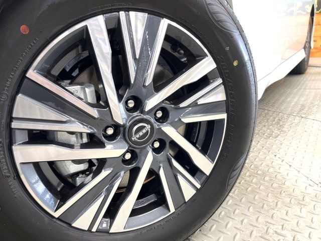 �y����16�C���`�A���~�z�C�[���z�O�ςɃ}�b�`���������A���~�z�C�[���𑕒����Ă���܂��B�e��ЊO�A���~�z�C�[����A�X�^�b�h���X�^�C�����戵�����Ă���܂��B���񂲑��k����������