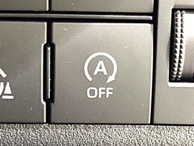 �y�A�C�h�����O�X�g�b�v�z�ԐM����a�؂Œ�Ԃ����ۂɃG���W�����~���A���ʂȔR���̏����}���܂��B�R��������ی�ɂȂ���@�\��G���W���̓u���[�L�𗣂��΍Ďn�����܂��B