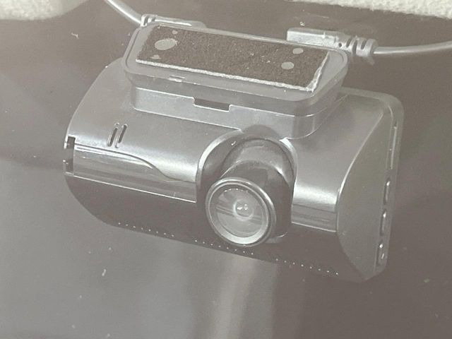 �y�h���C�u���R�[�_�[�z���S�E���S�ȃJ�[���C�t�ɕK�{�̃h���C�u���R�[�_�[�𑕔�!���s���͂������A������^�]�⎖�̂ɑ��������ۂ̏󋵂��f���ŋL�^���A����̃��X�N�ɔ����܂��B