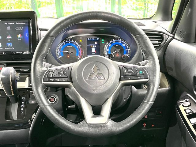 �y�����v�����X�e�A�����O�z�㎿�Ȋv���g�p���邱�ƂŁA��ɂ����������݂ƂĂ��^�]���₷���n���h���ł���