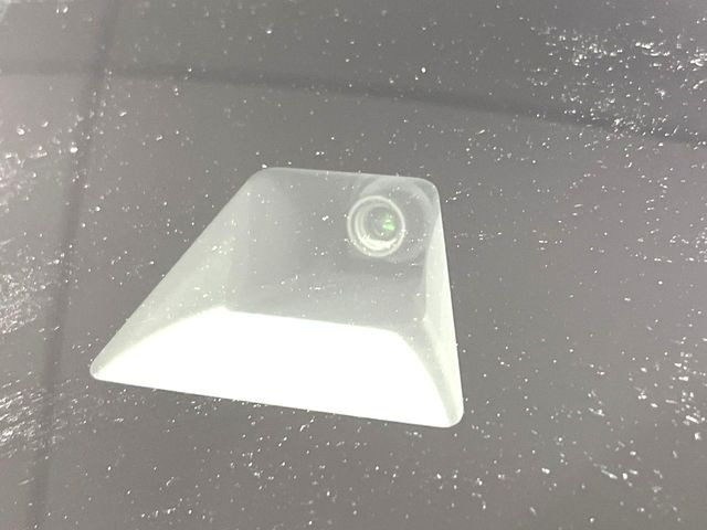 �y�O�He-Assist�z���s���ɑO���̎ԗ�����F�����A�Փ˂������Ȏ��͌x��ƃu���[�L�ŏՓˉ���Ɣ�Q�y�����A�V�X�g�B�����S�Ƀh���C�u�����y���݂��������܂��B