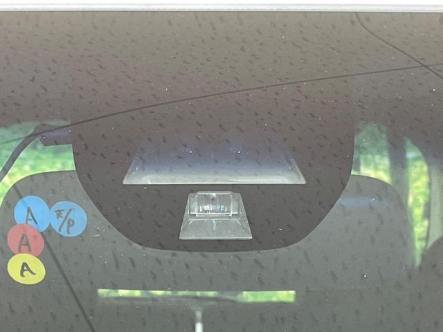 �y�V�e�B�u���[�L�A�N�e�B�u�V�X�e���z�ᑬ���s���ɑO���̎ԗ�����F�����A�Փ˂������Ȏ��͌x��ƃu���[�L�ŏՓˉ���Ɣ�Q�y�����A�V�X�g�B�����S�Ƀh���C�u�����y���݂��������܂��B