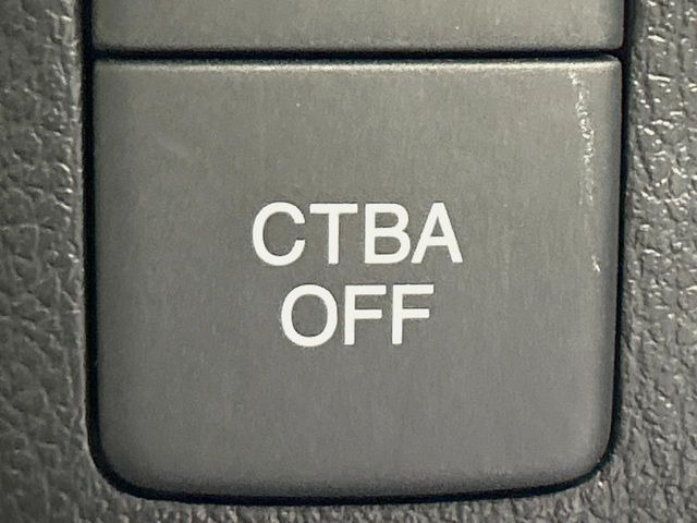 �y�V�e�B�u���[�L�A�N�e�B�u�V�X�e���z�ᑬ���s���ɑO���̎ԗ�����F�����A�Փ˂������Ȏ��͌x��ƃu���[�L�ŏՓˉ���Ɣ�Q�y�����A�V�X�g�B�����S�Ƀh���C�u�����y���݂��������܂��B