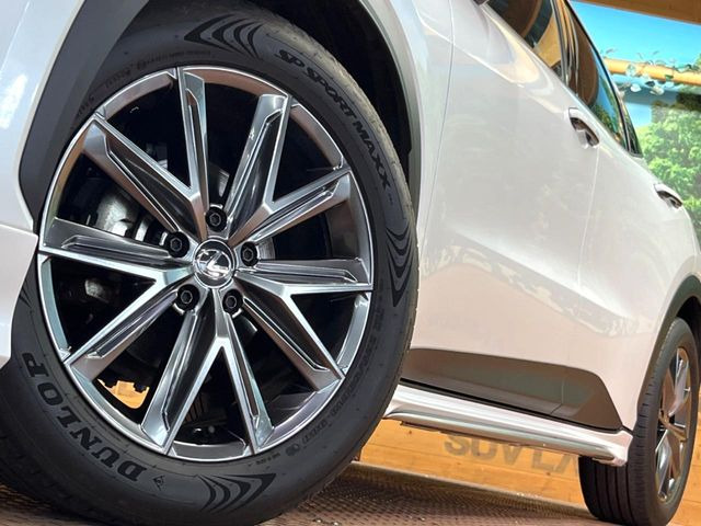 �y����18�C���`�A���~�z�C�[���z�O�ςɃ}�b�`���������A���~�z�C�[���𑕒����Ă���܂��B�e��ЊO�A���~�z�C�[����A�X�^�b�h���X�^�C�����戵�����Ă���܂��B���񂲑��k����������