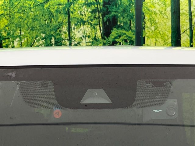 �y�z���_�Z���V���O�z���s���ɑO���̎ԗ�����F�����A�Փ˂������Ȏ��͌x��ƃu���[�L�ŏՓˉ���Ɣ�Q�y�����A�V�X�g�B�����S�Ƀh���C�u�����y���݂��������܂��B