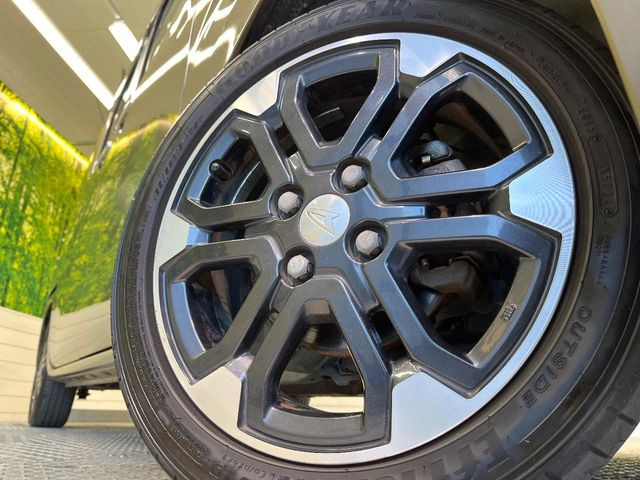 �y����15�C���`�A���~�z�C�[���z�O�ςɃ}�b�`���������A���~�z�C�[���𑕒����Ă���܂��B�e��ЊO�A���~�z�C�[����A�X�^�b�h���X�^�C�����戵�����Ă���܂��B���񂲑��k����������