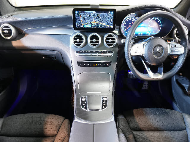 GLCクーペ220d 4マチック AMGライン 4WD