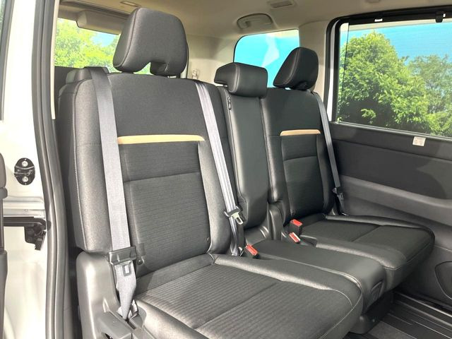 ���i���ȃI���W�i���t���A�}�b�g���I�v�V�����ɂĂ��p�ӂ��Ă���܂��B���D���ȃf�U�C����J���[�����Ԃɍ��킹�đI��ł����������Ƃ��ł��܂���