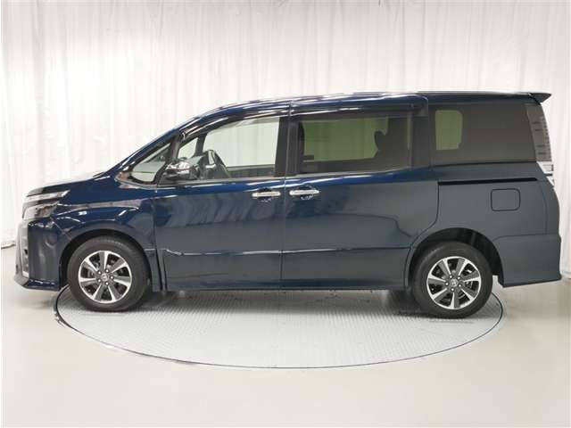 ヴォクシー2.0 ZS 煌II 4WD