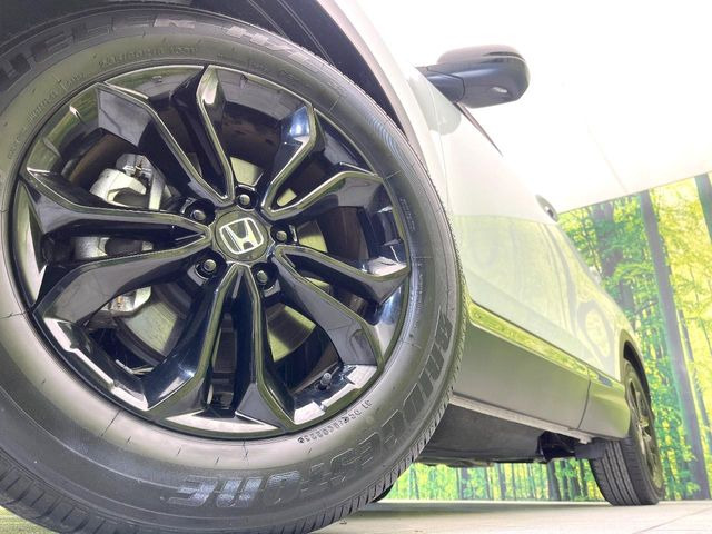 �y����18�C���`�A���~�z�C�[���z�O�ςɃ}�b�`���������A���~�z�C�[���𑕒����Ă���܂��B�e��ЊO�A���~�z�C�[����A�X�^�b�h���X�^�C�����戵�����Ă���܂��B���񂲑��k����������