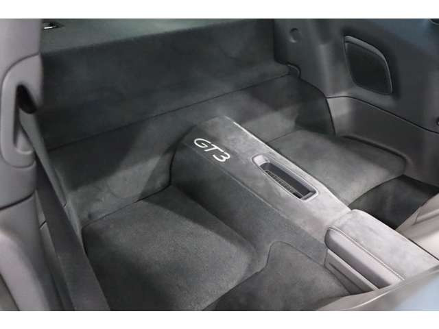 GT3�͌y�ʉ���D�悵��2�V�[�^�[�d�l�B��Ȃ�r�������ƂŌy���ȃn���h�����O�ƍ����������������A����̏��x�����߂��\���ƂȂ��Ă��܂��B