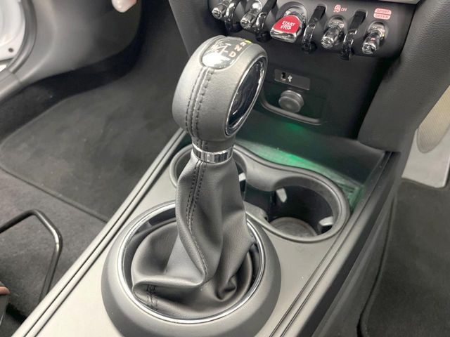 ��MT���[�h�t��AT:�ʏ�͎����ł����Ȃ���ϑ�(�M�A�`�F���W)���h���C�o�[�̑���ɂ���ĈӐ}�I�ɕς�����V�X�e���ł��B����w���i�̃h���C�u�����y���݂��������܂�!