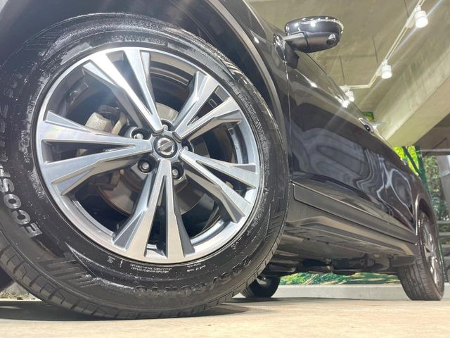 �y����18�C���`�A���~�z�C�[���z�O�ςɃ}�b�`���������A���~�z�C�[���𑕒����Ă���܂��B�e��ЊO�A���~�z�C�[����A�X�^�b�h���X�^�C�����戵�����Ă���܂��B���񂲑��k����������