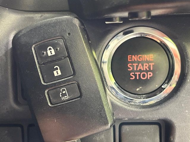 �y�X�}�[�g�L�[�z�J�o����|�P�b�g�ɓ��ꂽ�܂܂ł��h�A�̎{���E�������\�ȃX�}�[�g�L�[�𑕔��B�G���W���̃I���E�I�t�����J�M�����o���K�v����������Ƃ��Ă��֗��ł���