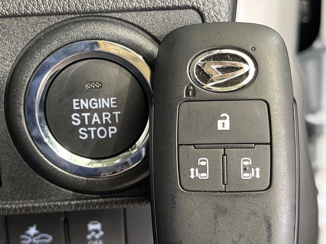 �y�L�[�t���[�V�X�e���z�J�o����|�P�b�g�ɓ��ꂽ�܂܂ł��h�A�̎{���E�������\�ȃX�}�[�g�L�[�𑕔��B�G���W���̃I���E�I�t�����J�M�����o���K�v����������Ƃ��Ă��֗��ł���