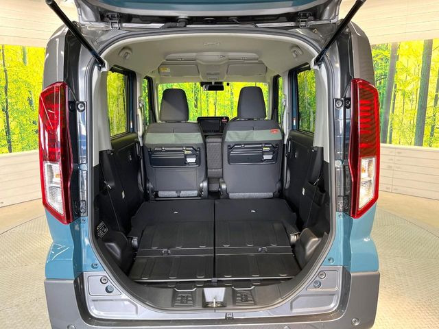 ���i�̂���������ʋ΁A���}���ɏ\���ȉ׎��X�y�[�X���m�ۂ��Ă���܂��B�Z�J���h�V�[�g��|���ƁA�傫�ȉו��̐ύڂ��\�ł���