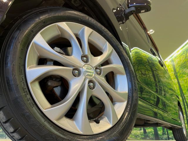 �y�����A���~�z�C�[���z�O�ςɃ}�b�`���������A���~�z�C�[���𑕒����Ă���܂��B�e��ЊO�A���~�z�C�[����A�X�^�b�h���X�^�C�����戵�����Ă���܂��B���񂲑��k����������