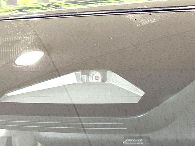 �y�g���^�Z�[�t�e�B�Z���X�z���s���ɑO���̎ԗ�����F�����A�Փ˂������Ȏ��͌x��ƃu���[�L�ŏՓˉ���Ɣ�Q�y�����A�V�X�g�B�����S�Ƀh���C�u�����y���݂��������܂��B