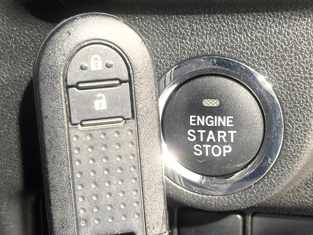 �y�A�N�Z�X�L�[&�v�b�V���X�^�[�g�z�J�o����|�P�b�g�ɓ��ꂽ�܂܂ł��h�A�̎{���E�������\�ȃX�}�[�g�L�[�𑕔��B�G���W���̃I���E�I�t�����J�M�����o���K�v�������A�{�^�����v�b�V�����邾����OK��