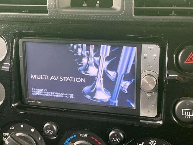 �y�����i�r�z�l�C�̏����i�r�𑕔����Ă���܂��B�i�r�̎g���₷���͂������A�I�[�f�B�I�@�\���[��!�L�����v�◷�s�͂������A�ʋ΂┃�����ȂǕ��i�̃h���C�u���y�����Ȃ�͂���