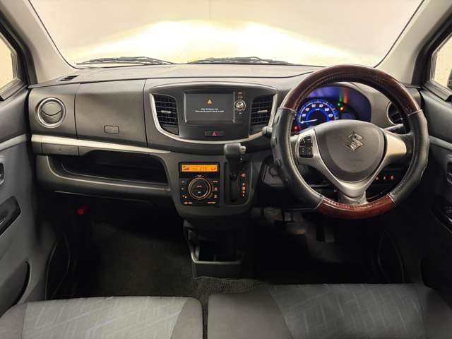 ���D�݂̃I�v�V�����𑕒����Č�[�Ԃ��邱�Ƃ��\�ł��B�i�r�E�o�b�N�J�����EETC�E��ȃt���b�v�_�E�����j�^�[�E�R�[�e�B���O�E�V�[�g�J�o�[�E�h���C�u���R�[�_�[�E�G���W���X�^�[�^�[ �ȂǂȂǎ戵����!