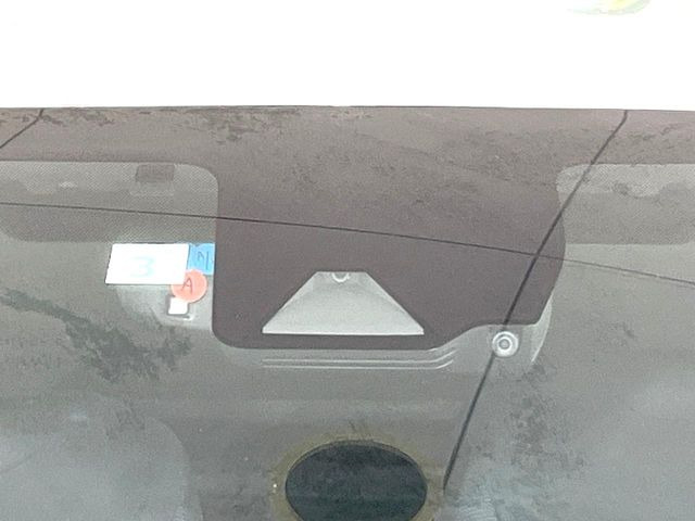 �y�g���^�Z�[�t�e�B�Z���X�z���s���ɑO���̎ԗ�����F�����A�Փ˂������Ȏ��͌x��ƃu���[�L�ŏՓˉ���Ɣ�Q�y�����A�V�X�g�B�����S�Ƀh���C�u�����y���݂��������܂��B