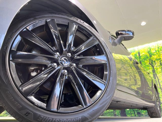 �y����18�C���`�A���~�z�C�[���z�O�ςɃ}�b�`���������A���~�z�C�[���𑕒����Ă���܂��B�e��ЊO�A���~�z�C�[����A�X�^�b�h���X�^�C�����戵�����Ă���܂��B���񂲑��k����������