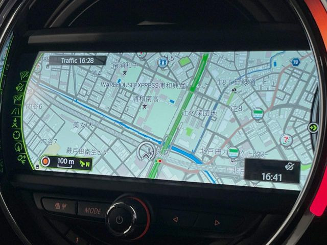 �������i�r:��̊��̂���i�r�́A����������ԓ������o���Ă���܂��B�I�[�f�B�I�@�\���[�����Ă���܂��̂ŁA�^�]�����y���߂܂���