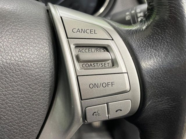 �y�N���[�Y�R���g���[���z�������H�����N���N���s�B�A�N�Z���𗣂��Ă���葬�x�ő��s���ł��A�������^�]���̕��S���y��!�����E�������ȒP�ȃX�C�b�`����Œ����ł��܂��B