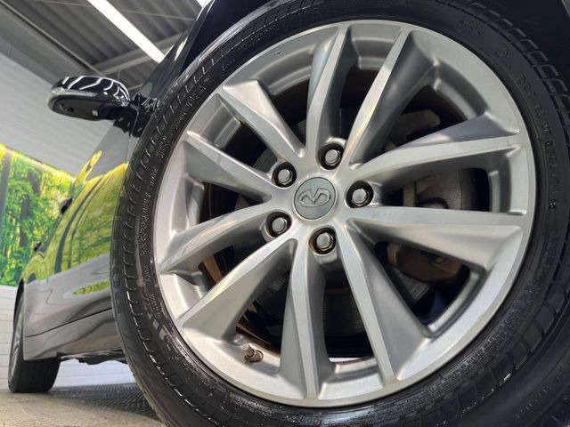 �y����17�C���`�A���~�z�C�[���z�O�ςɃ}�b�`���������A���~�z�C�[���𑕒����Ă���܂��B�e��ЊO�A���~�z�C�[����A�X�^�b�h���X�^�C�����戵�����Ă���܂��B���񂲑��k����������