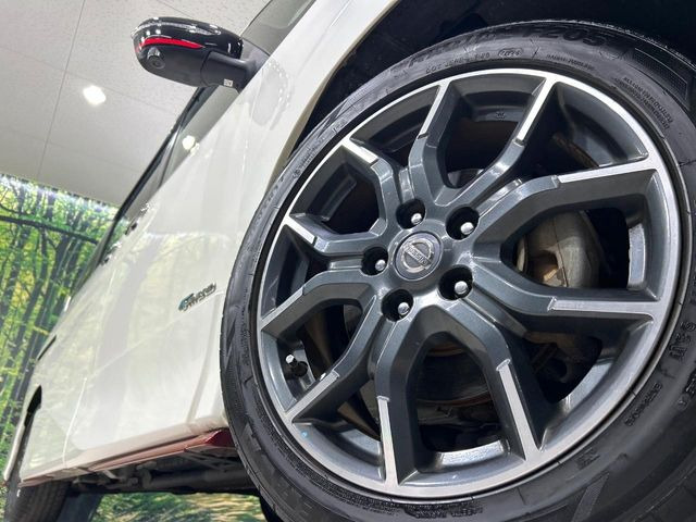 �y����17�C���`�A���~�z�C�[���z�O�ςɃ}�b�`���������A���~�z�C�[���𑕒����Ă���܂��B�e��ЊO�A���~�z�C�[����A�X�^�b�h���X�^�C�����戵�����Ă���܂��B���񂲑��k����������