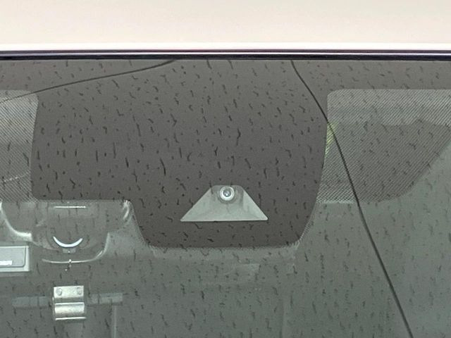 �y�C���e���W�F���g�G�}�[�W�F���V�[�u���[�L�z�t�����g�J�����őO���̎ԗ�����s�҂����m�B�Փ˂������Ȏ��͏Փ˔�Q�y���u���[�L���쓮�A�Փˉ�����T�|�[�g�B�����S�Ƀh���C�u�����y���݂��������܂��B