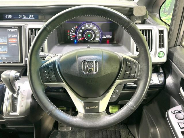 �y�����v�����X�e�A�����O�z�㎿�Ȋv���g�p���邱�ƂŁA��ɂ����������݂ƂĂ��^�]���₷���n���h���ł���