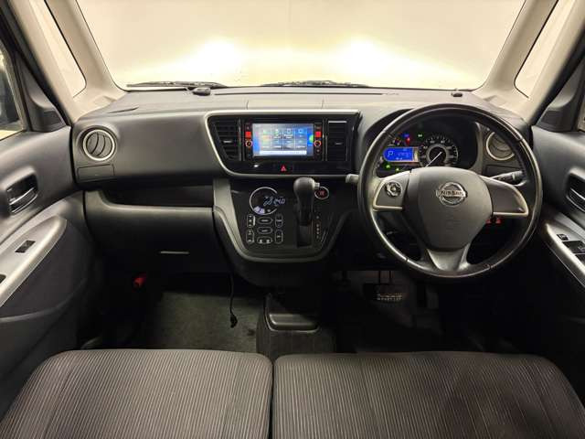 ���D�݂̃I�v�V�����𑕒����Č�[�Ԃ��邱�Ƃ��\�ł��B�i�r�E�o�b�N�J�����EETC�E��ȃt���b�v�_�E�����j�^�[�E�R�[�e�B���O�E�V�[�g�J�o�[�E�h���C�u���R�[�_�[�E�G���W���X�^�[�^�[ �ȂǂȂǎ戵����!